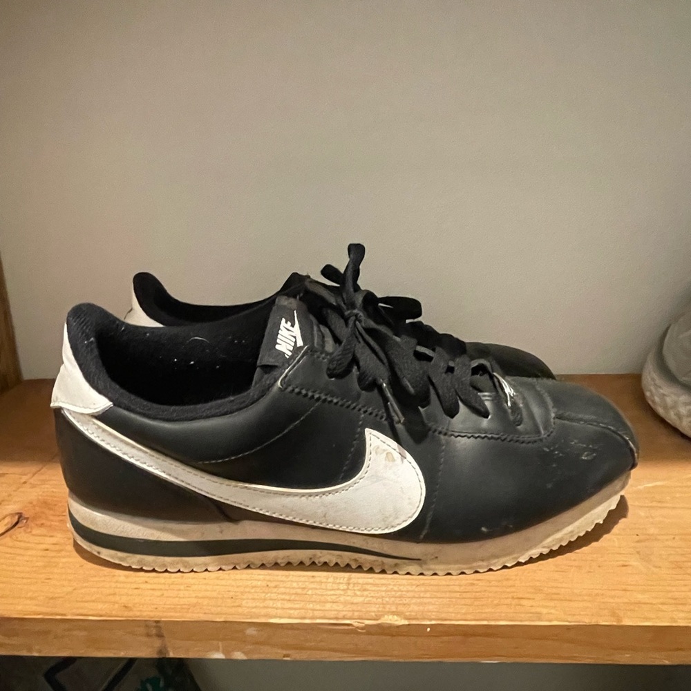 Sz. 10 Nike Cortez Black and White